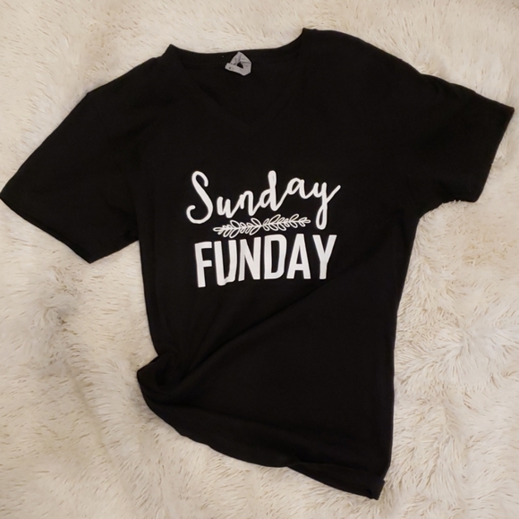 Sunday Funday T shirt - Picture 1 of 1